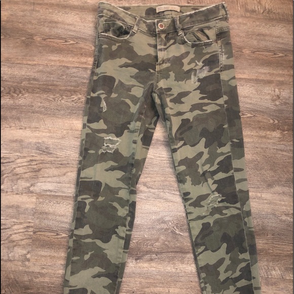Zara Pants - Zara Camo Jeans in size 4 - only worn once!! Zara Pants - Zara Camo Jeans in size 4 - only worn once!!